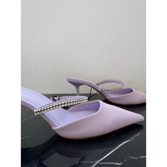 Zara Pointed-Toe Kitten Heel - Picture 10 of 11